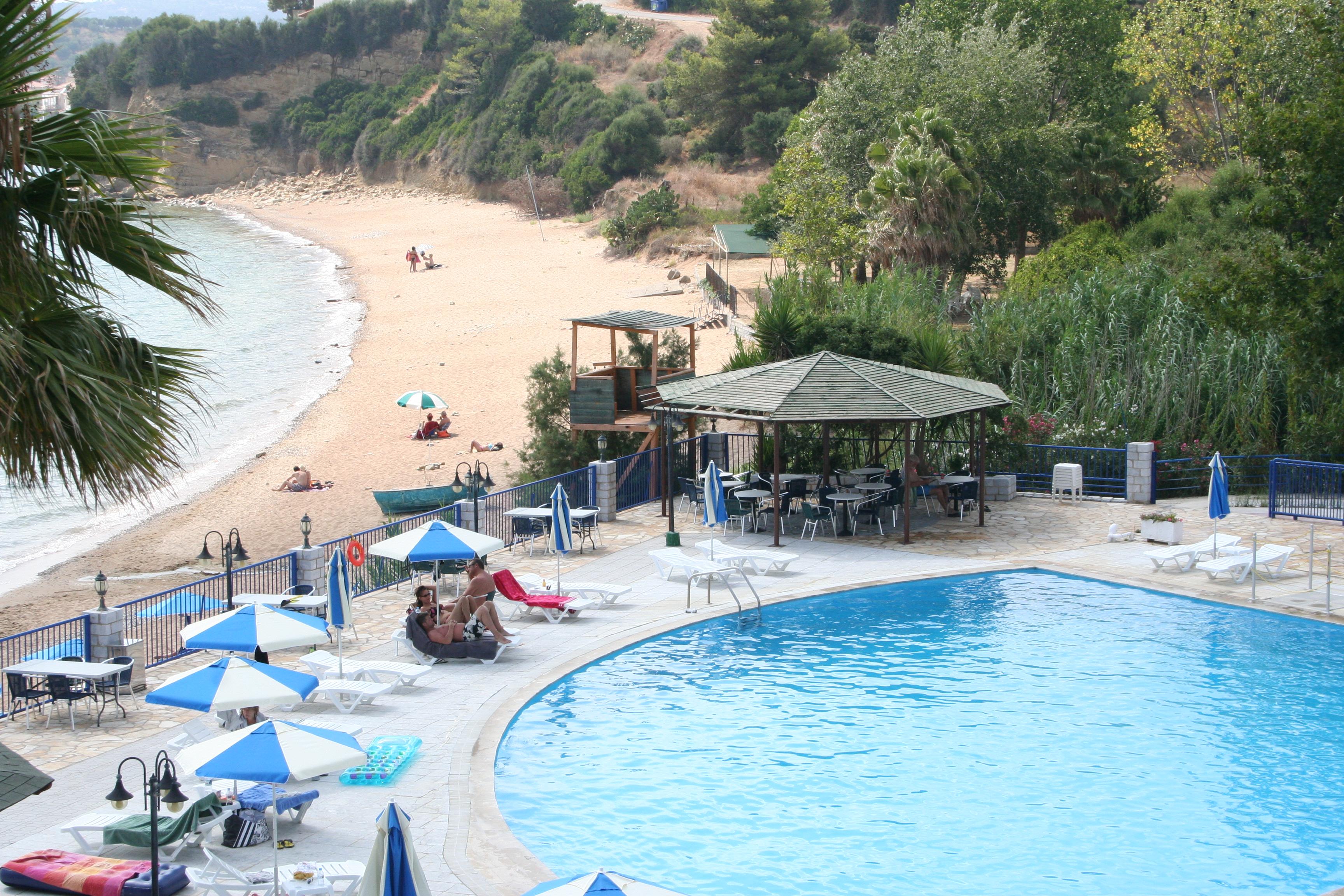 Hotel Golden Sun Finikounta Buitenkant foto