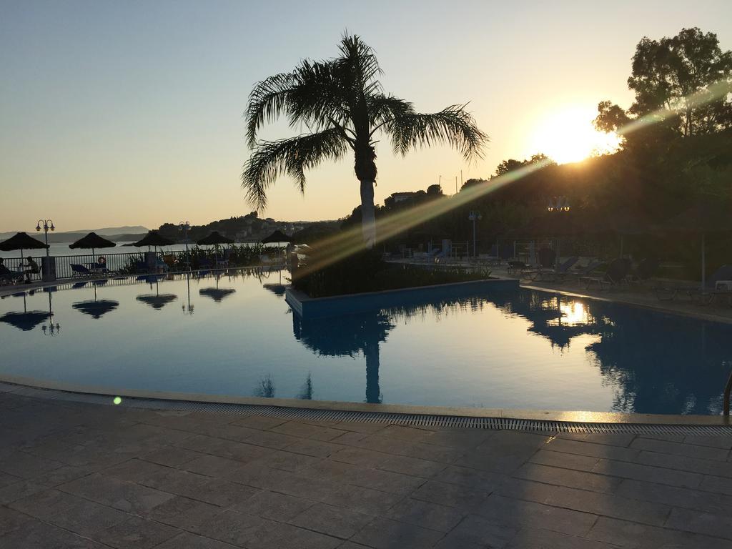 Hotel Golden Sun Finikounta Buitenkant foto