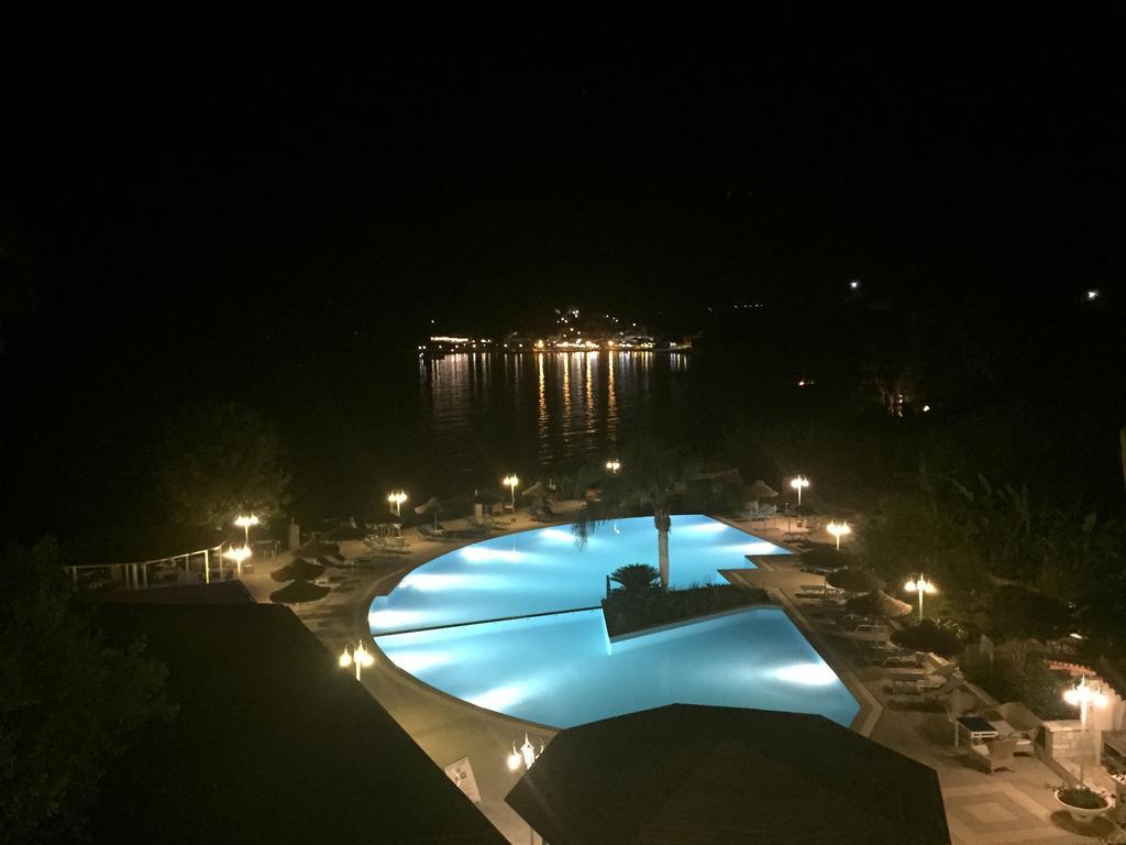 Hotel Golden Sun Finikounta Buitenkant foto